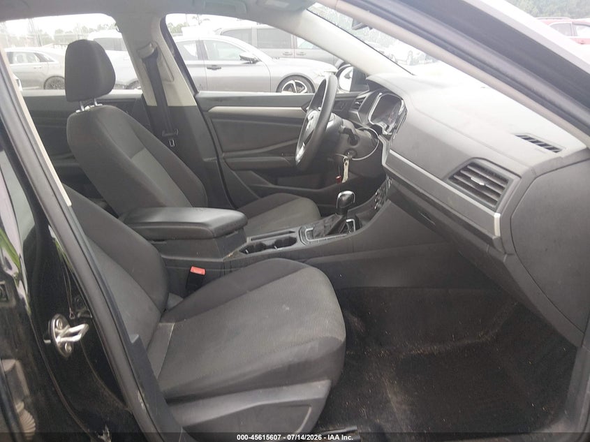 2019 VOLKSWAGEN JETTA auction photo 5