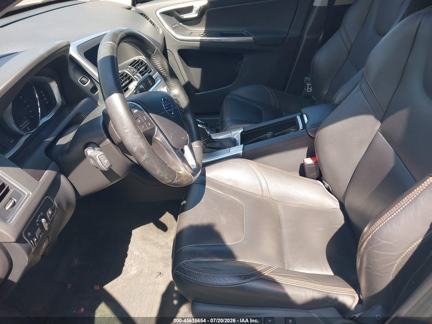 2017 VOLVO XC60 auction photo 5