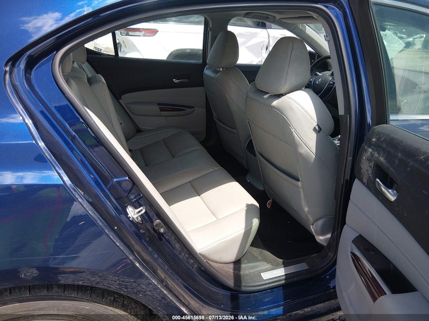 2016 ACURA TLX auction photo 8