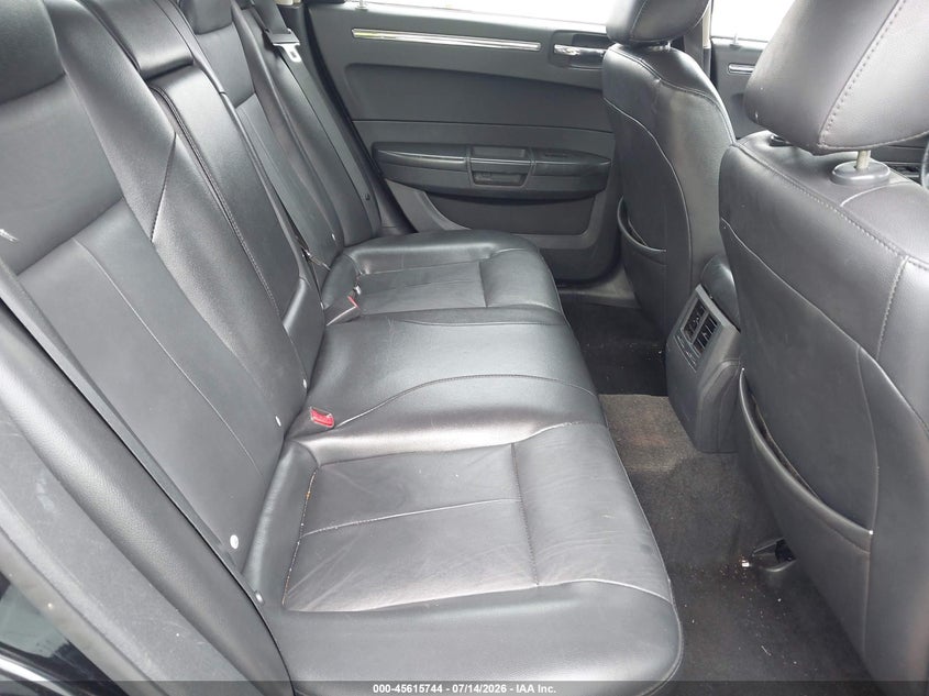 2010 CHRYSLER 300 auction photo 8