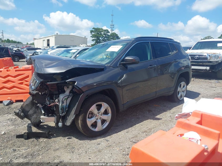 2018 Jeep Compass, Right Front, IAAI, VIN 3C4NJDBB4JT361986 — photo 2