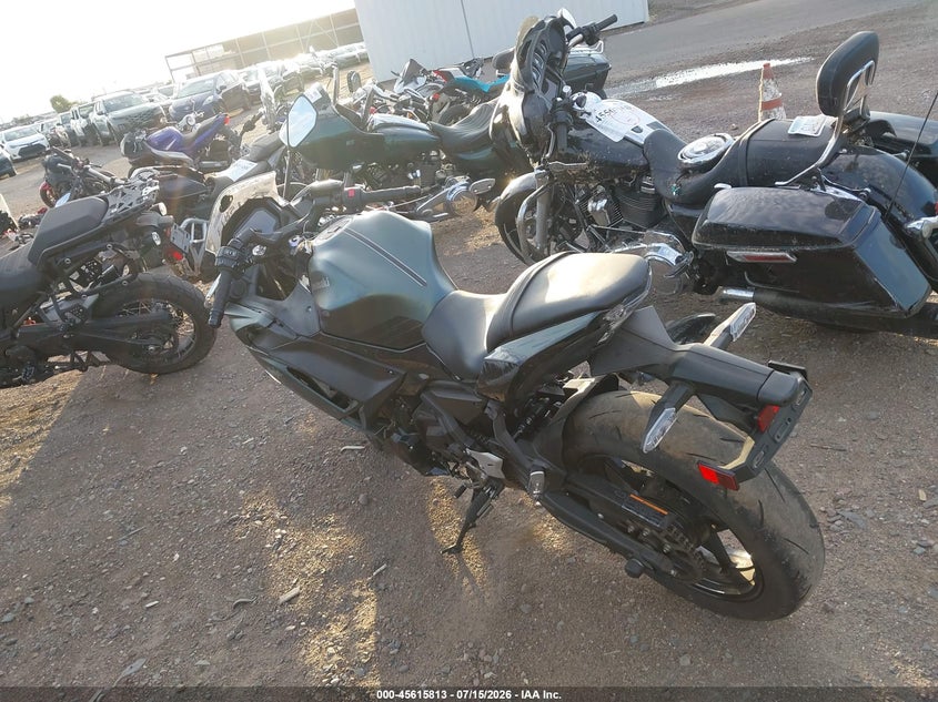 2025 Kawasaki Ex650 P VIN: ML5EXEP15SDAF5853 Lot: 45615813
