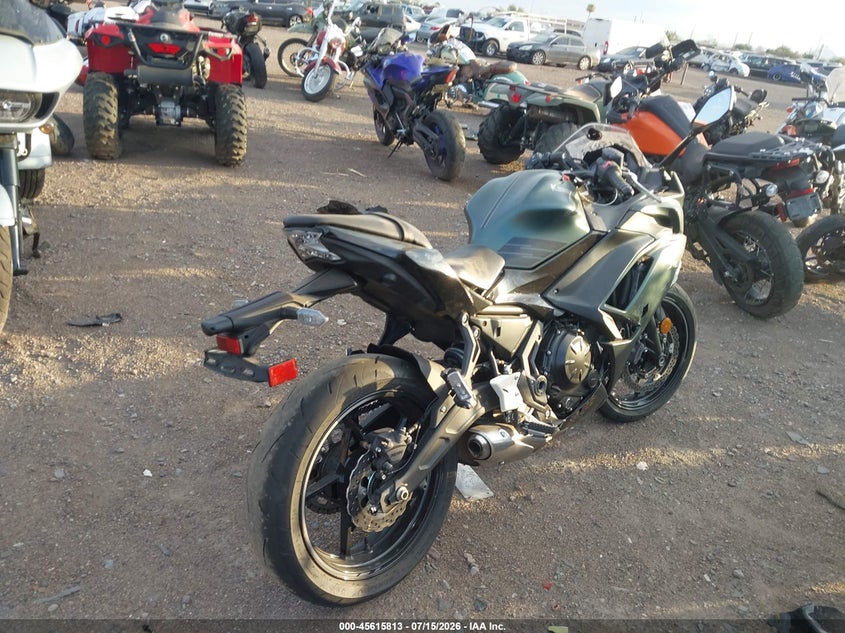 2025 Kawasaki Ex650 P VIN: ML5EXEP15SDAF5853 Lot: 45615813