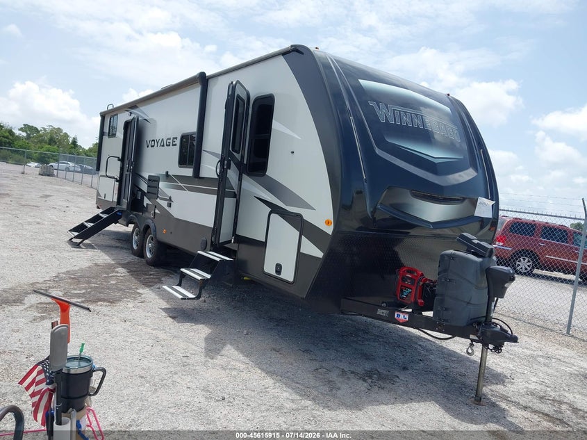 2021 WINNEBAGO VOYAGE TRAVEL TRAILER auction photo 1