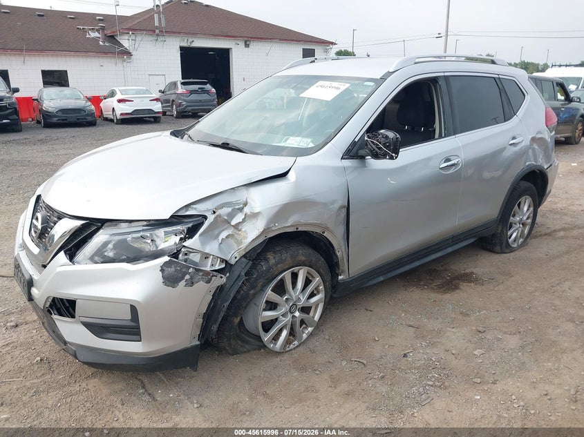2017 Nissan Rogue, Left Front, IAAI, VIN KNMAT2MV2HP567956 — photo 2