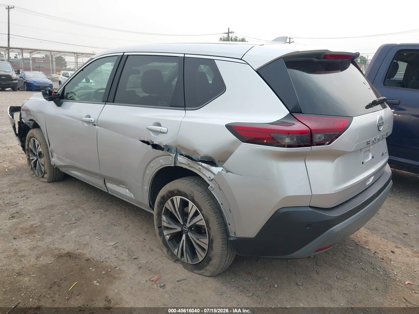 2023 Nissan Rogue - view 3