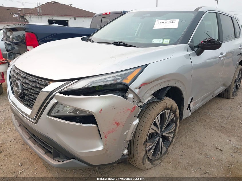 2023 Nissan Rogue - view 6