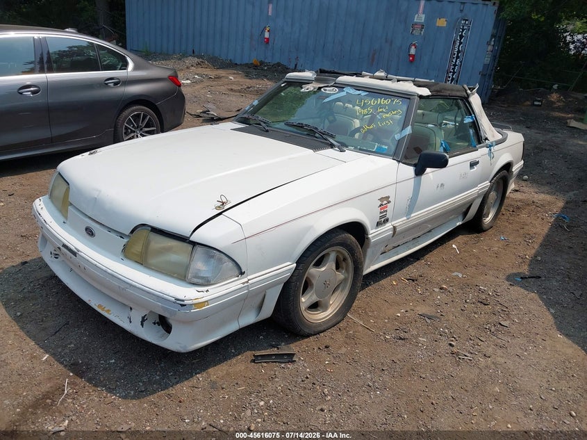 1992 Ford Mustang, Normal Wear & Tear, IAAI, VIN 1FACP45E1NF142792 — photo 2