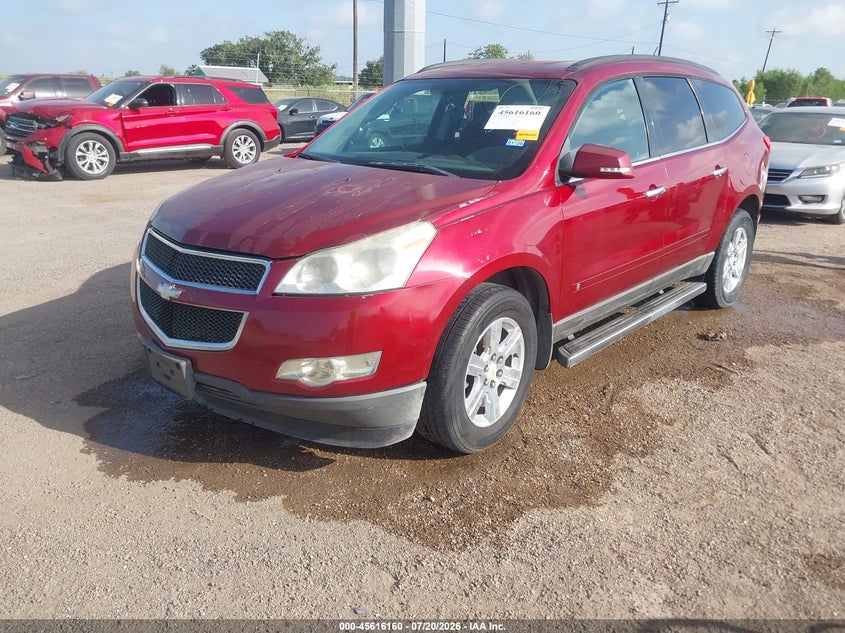 2010 CHEVROLET TRAVERSE auction photo 2