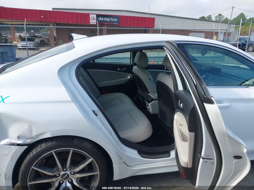 2023 GENESIS G70 auction photo 8