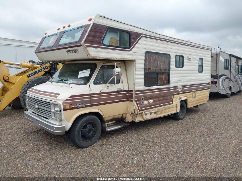 1984 Chevrolet Van, Left Side, IAAI, VIN 2GBJG31M4E4176793 — photo 2