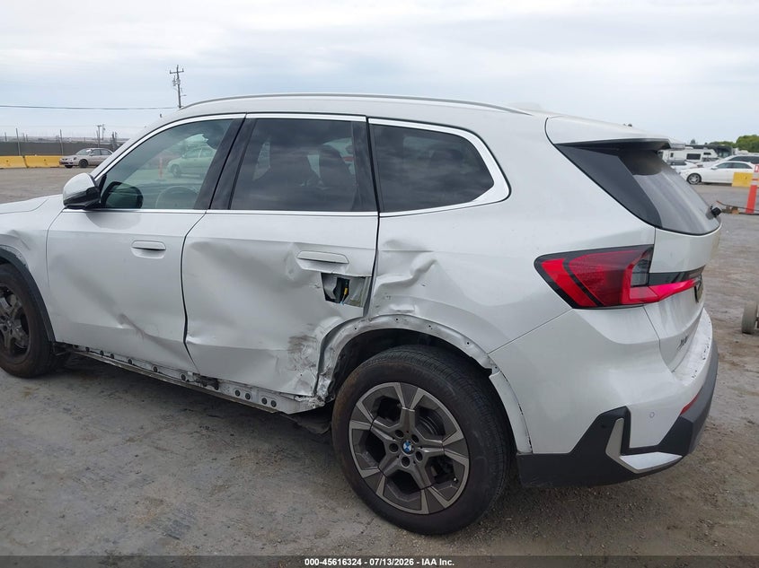 2023 BMW X1 xDrive28I VIN: WBX73EF04P5W14737 Lot: 45616324