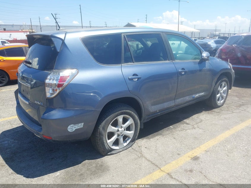 2013 TOYOTA RAV4 EV auction photo 4