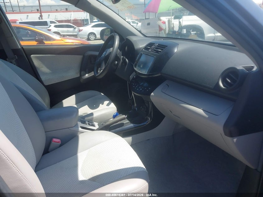 2013 TOYOTA RAV4 EV auction photo 5