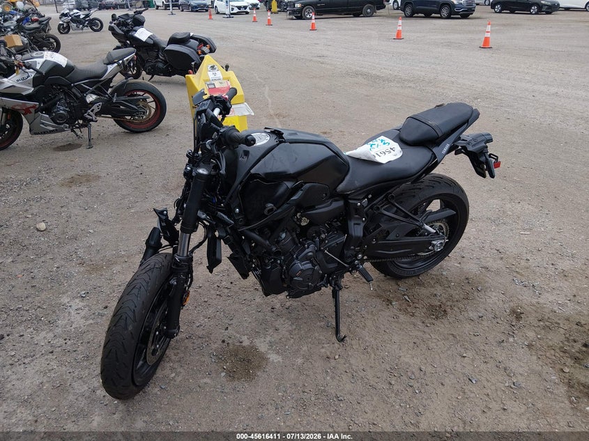 YAMAHA MT07 2024