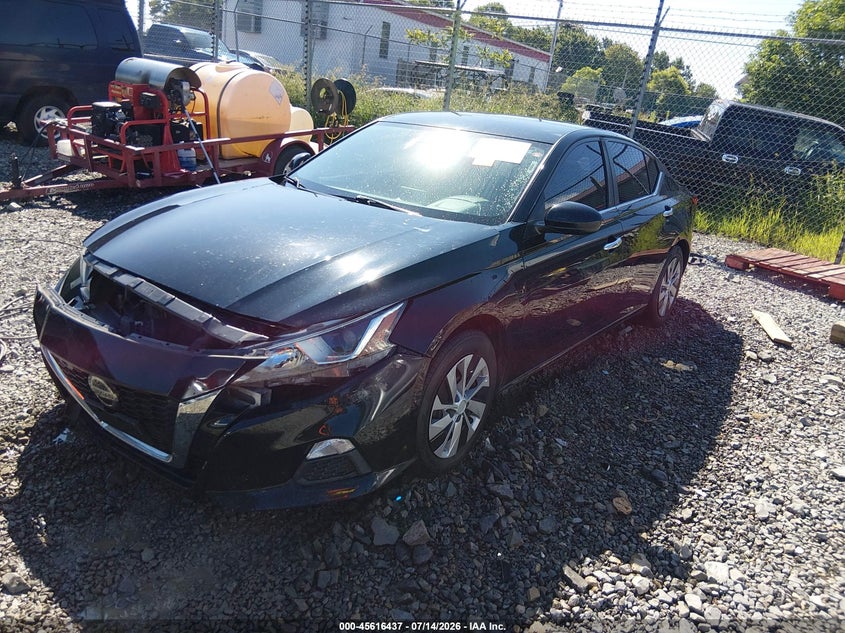 2020 NISSAN ALTIMA auction photo 2