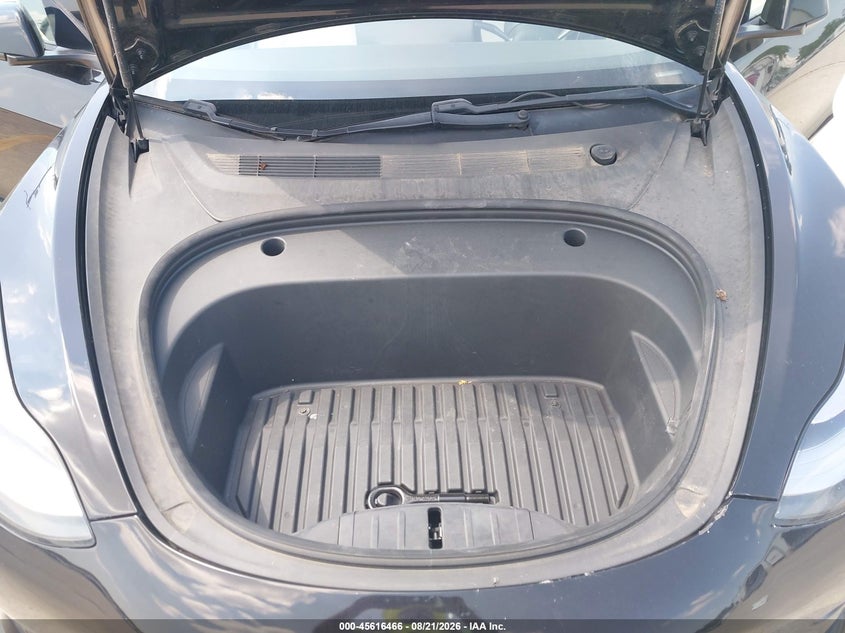 TESLA MODEL 3 - zdjęcie 9
