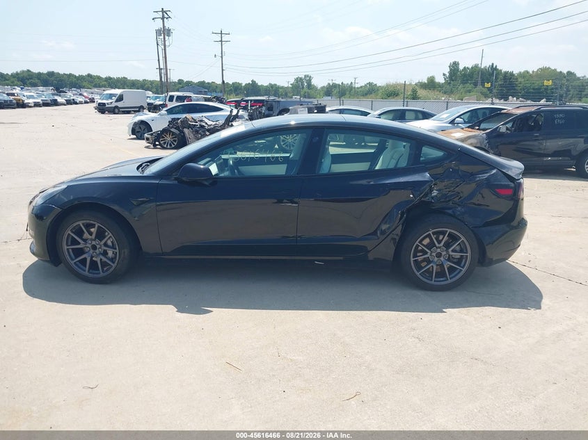 TESLA MODEL 3 - zdjęcie 12