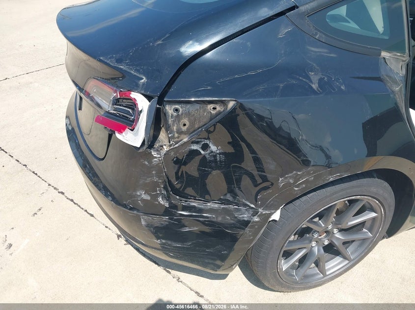 TESLA MODEL 3 - zdjęcie 5