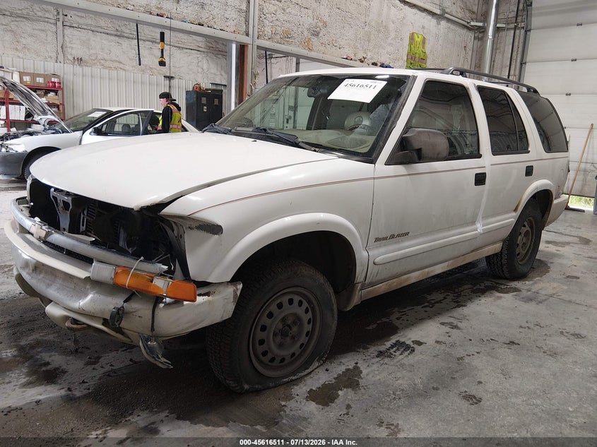 1999 CHEVROLET BLAZER auction photo 2