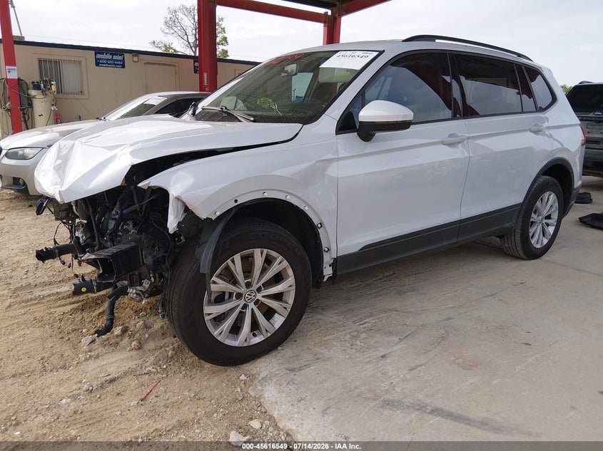 2019 VOLKSWAGEN TIGUAN auction photo 2