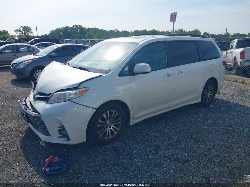 2020 Toyota Sienna, Front End, IAAI, VIN 5TDYZ3DC2LS067019 — photo 2
