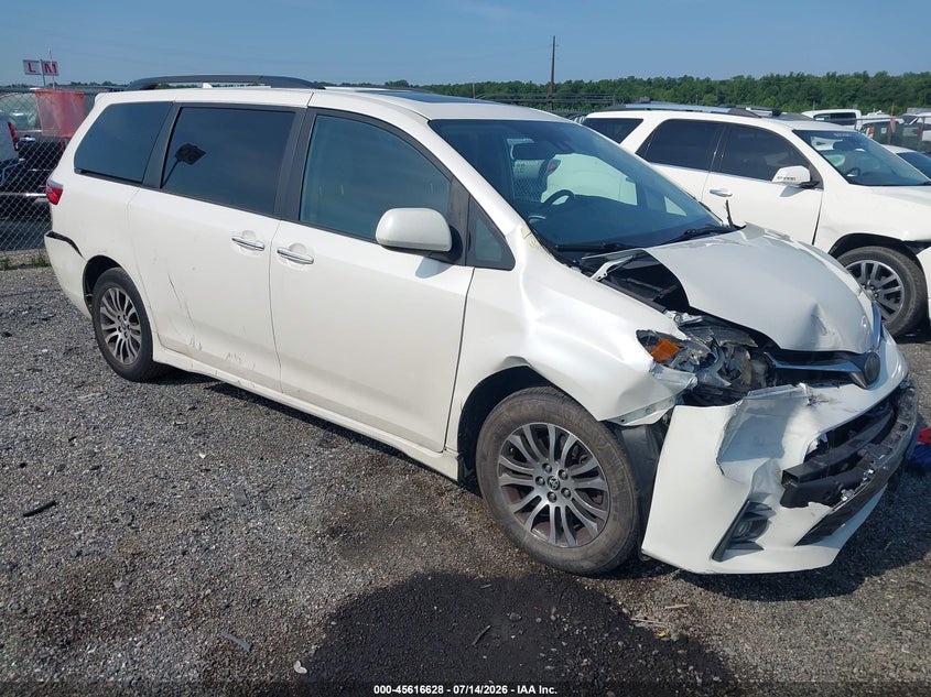 TOYOTA SIENNA - zdjęcie 1