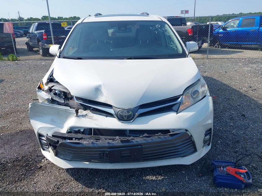 TOYOTA SIENNA - zdjęcie 12