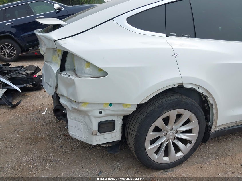 2020 Tesla Model X Long Range Dual Motor All-Wheel Drive/Long Range Plus Dual Motor All-Wheel Drive VIN: 5YJXCBE2XLF285999 Lot: 45616707