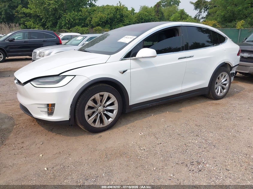 2020 Tesla Model X Long Range Dual Motor All-Wheel Drive/Long Range Plus Dual Motor All-Wheel Drive VIN: 5YJXCBE2XLF285999 Lot: 45616707