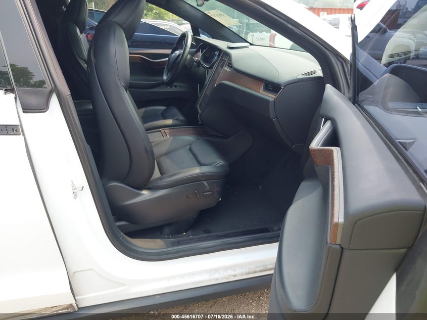 2020 Tesla Model X Long Range Dual Motor All-Wheel Drive/Long Range Plus Dual Motor All-Wheel Drive VIN: 5YJXCBE2XLF285999 Lot: 45616707