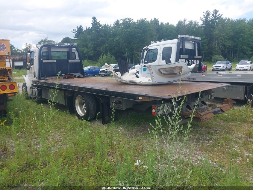 2018 FREIGHTLINER M2 106 auction photo 3