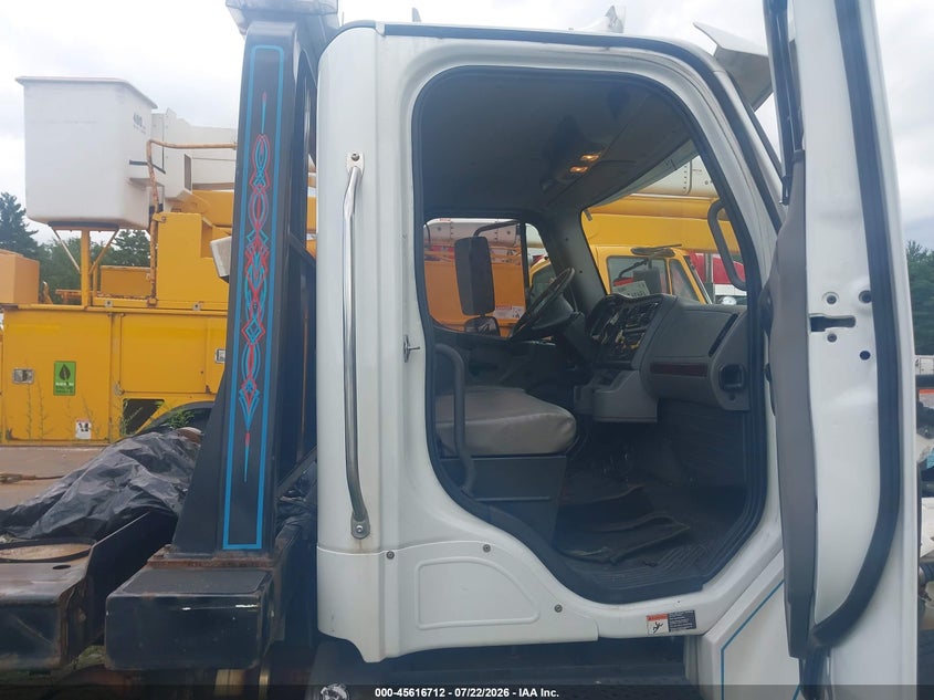 2018 FREIGHTLINER M2 106 auction photo 7