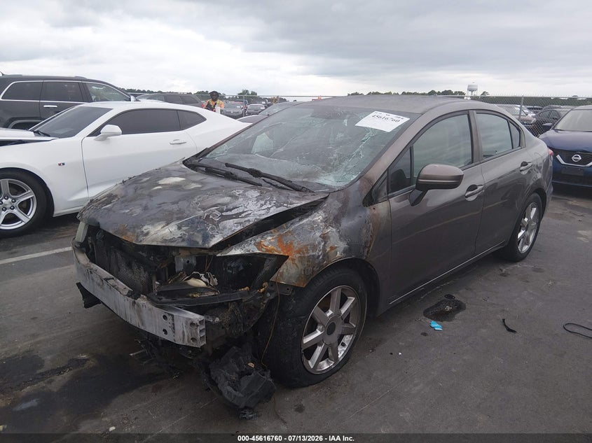2014 Honda Civic, Engine Burn, IAAI, VIN 19XFB2F5XEE055119 — photo 2