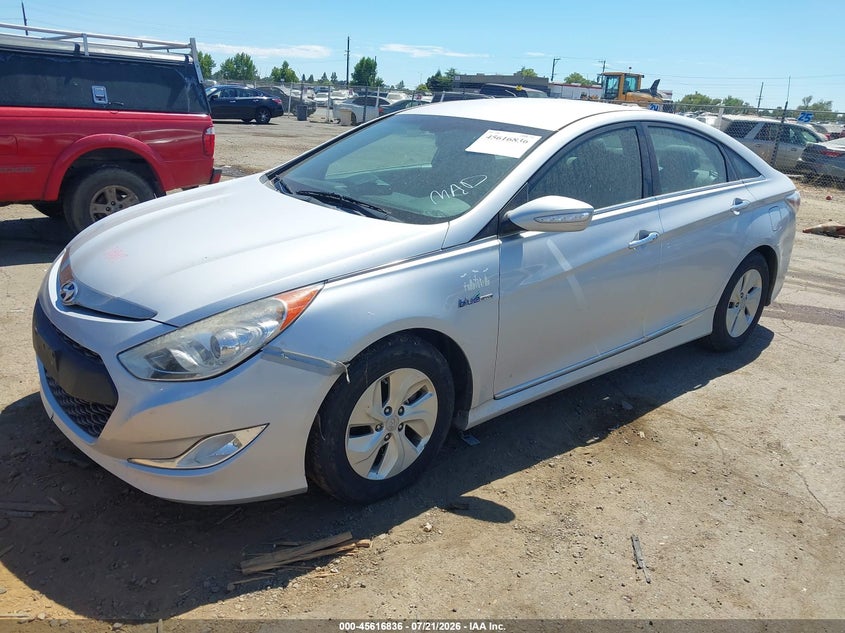 2014 HYUNDAI SONATA HYBRID auction photo 2
