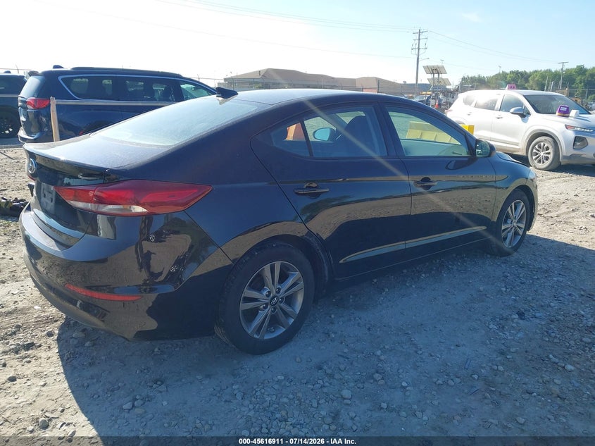 2017 HYUNDAI ELANTRA auction photo 4