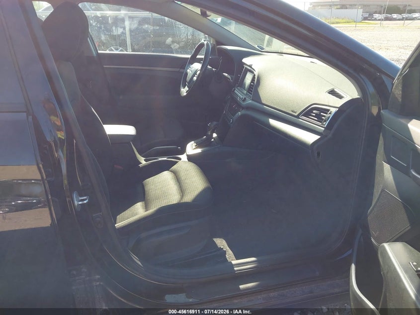 2017 HYUNDAI ELANTRA auction photo 5
