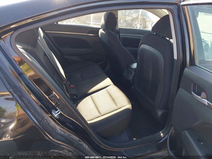 2017 HYUNDAI ELANTRA auction photo 8