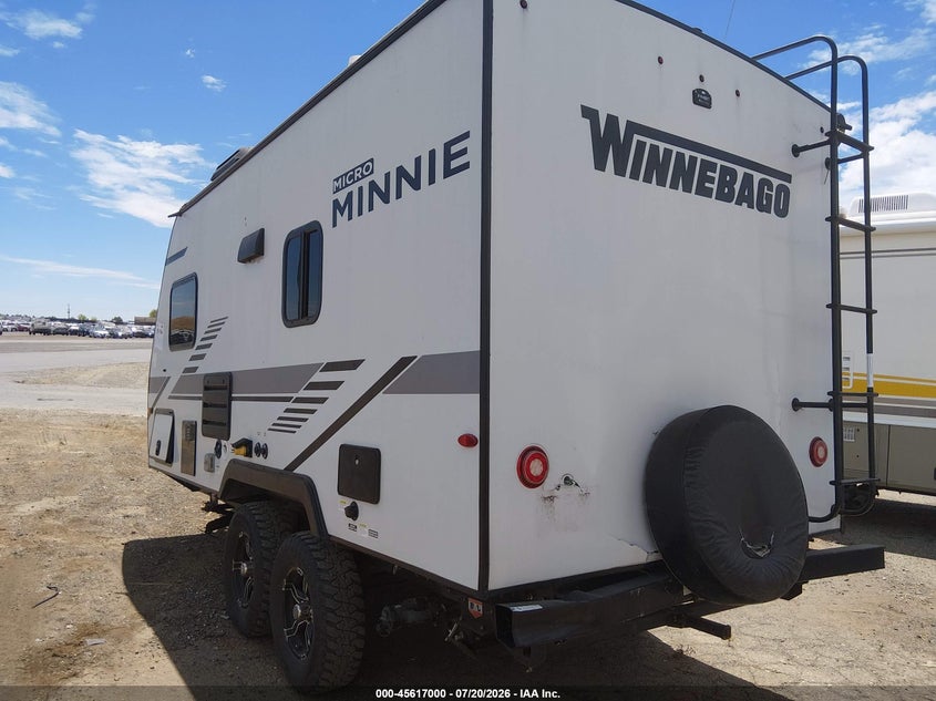 2022 WINNEBAGO M-1708FB auction photo 3