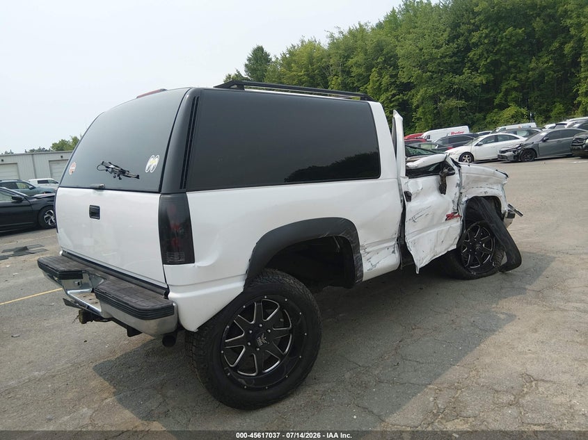 1995 CHEVROLET TAHOE auction photo 4