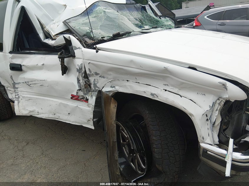 1995 CHEVROLET TAHOE auction photo 6