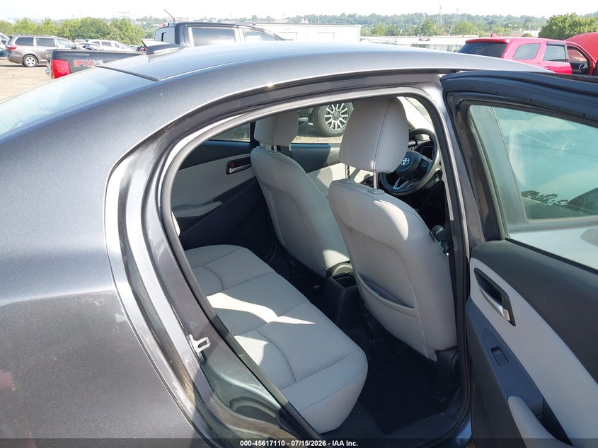 2019 Toyota Yaris Le VIN: 3MYDLBYV4KY513198 Lot: 45617110
