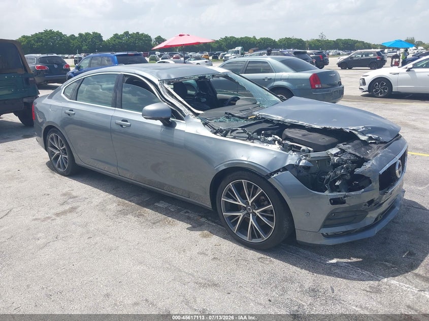2018 VOLVO S90 T5 MOMENTUM