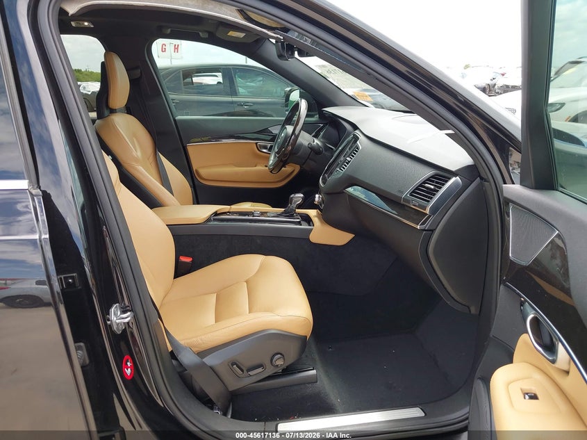 2018 VOLVO XC90 auction photo 5