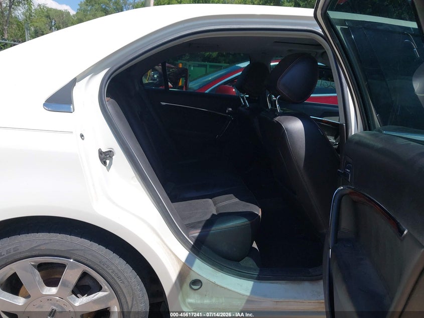 2012 LINCOLN MKZ auction photo 8