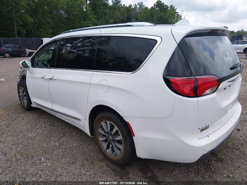 2020 CHRYSLER PACIFICA auction photo 3