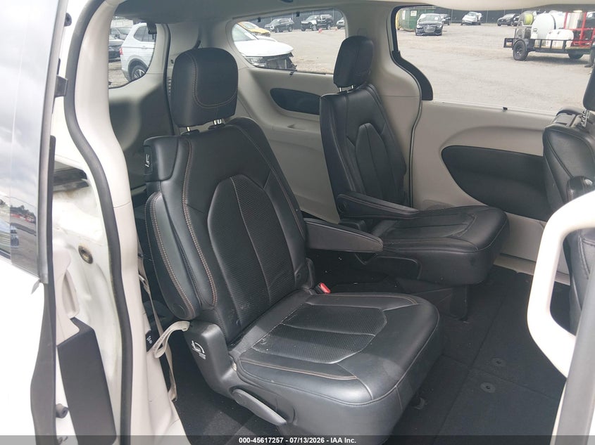 2020 CHRYSLER PACIFICA auction photo 8