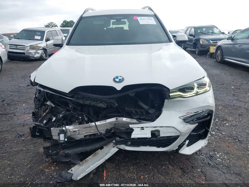 BMW X7 - zdjecie 13