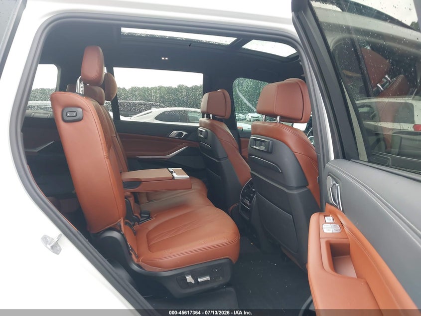 2022 BMW X7 auction photo 8