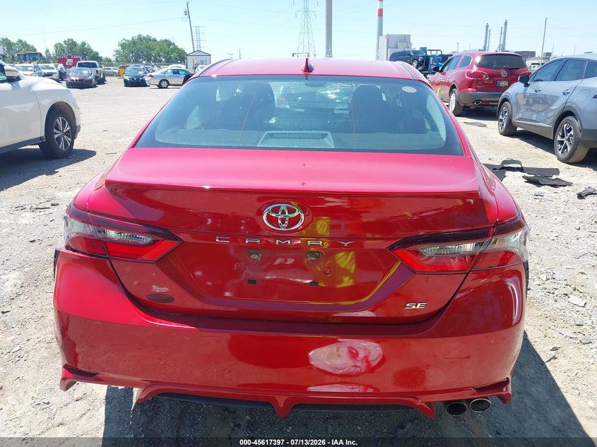 TOYOTA CAMRY - zdjęcie 16